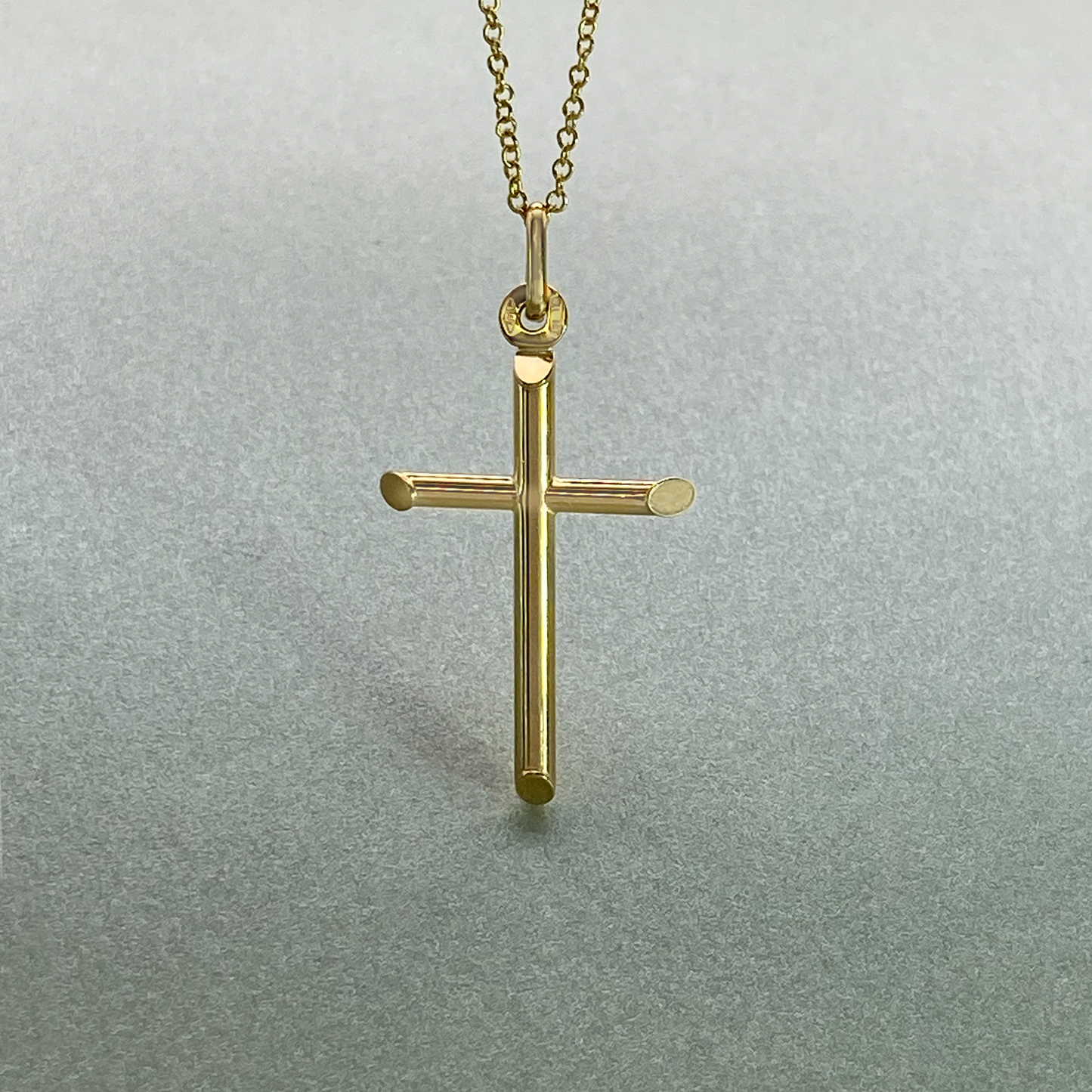 9ct Gold Cross With Flat Edges(29.40X17.30)