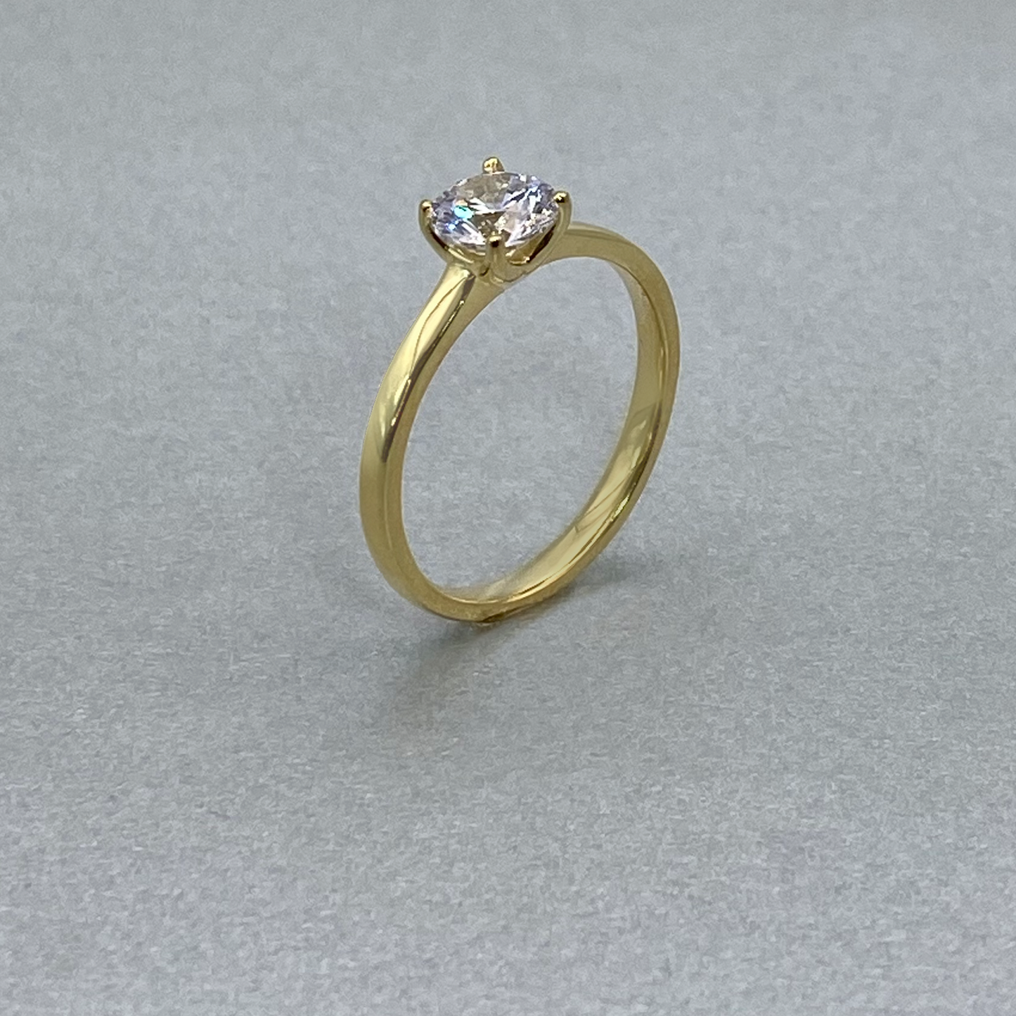 9ct Gold Cubic Zirconia 4 Claw Solitaire Ring