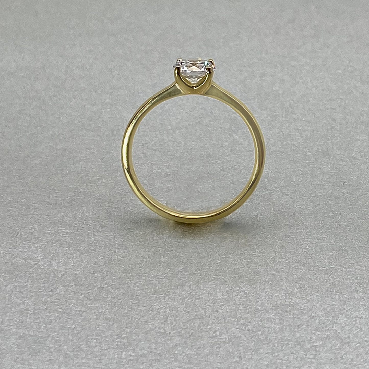 9ct Gold Cubic Zirconia 4 Claw Solitaire Ring