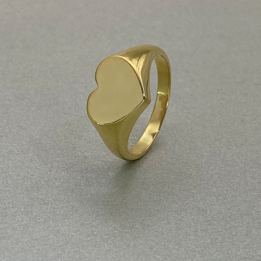 9ct Yellow Gold Heart Signet Ring.
