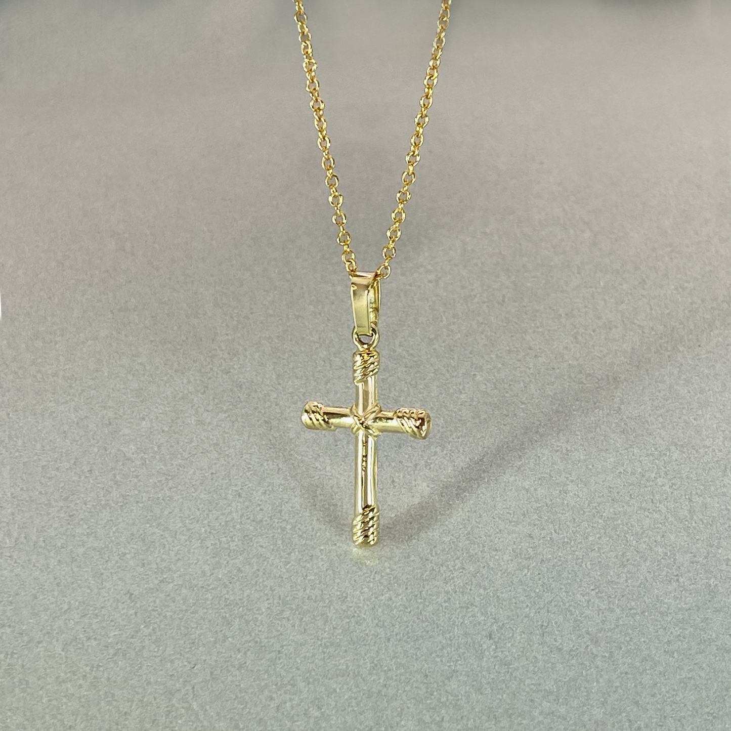 9ct Yellow Gold Small Roped Edge Detail Cross