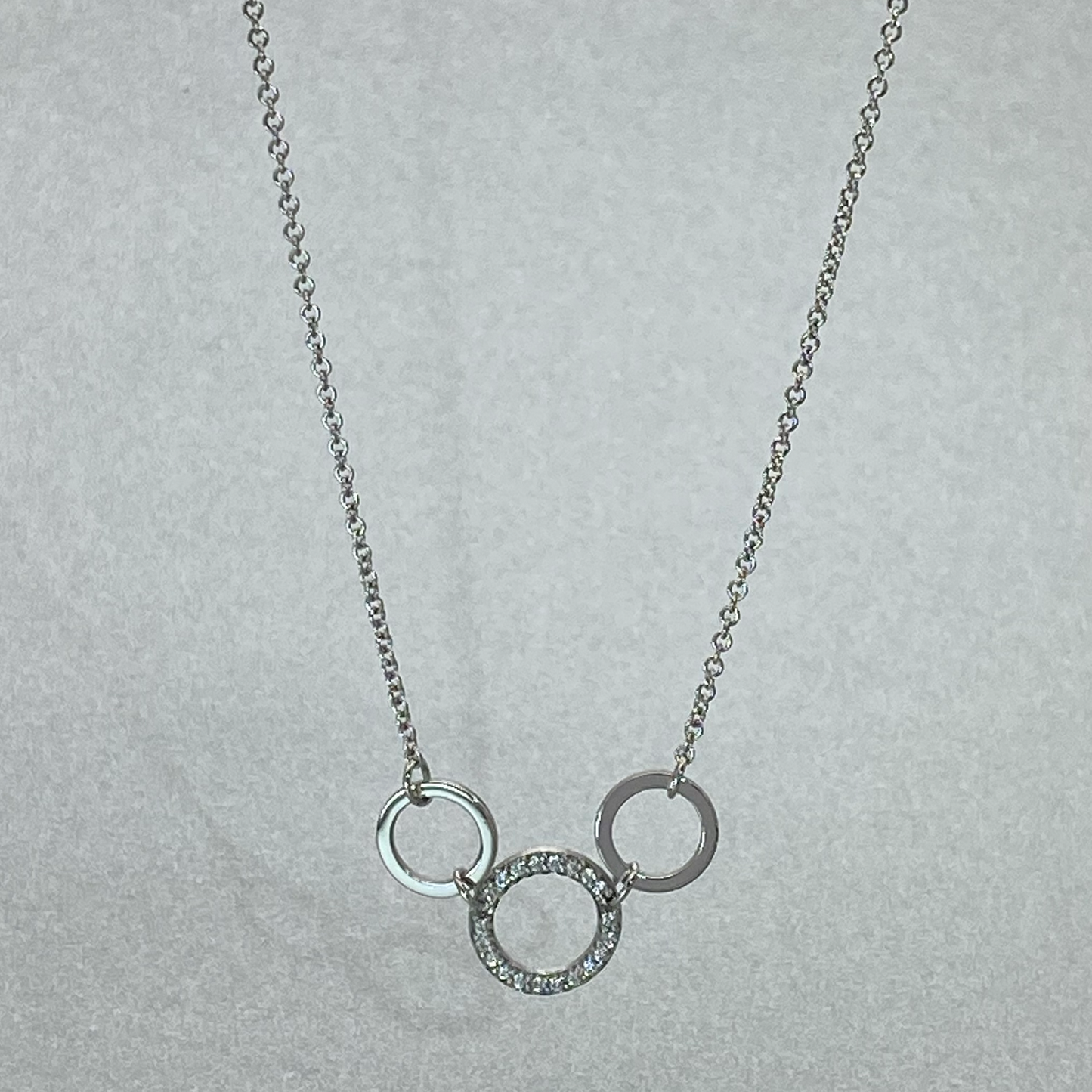 9ct White Gold 43cm Multi Diamond Circle Necklace