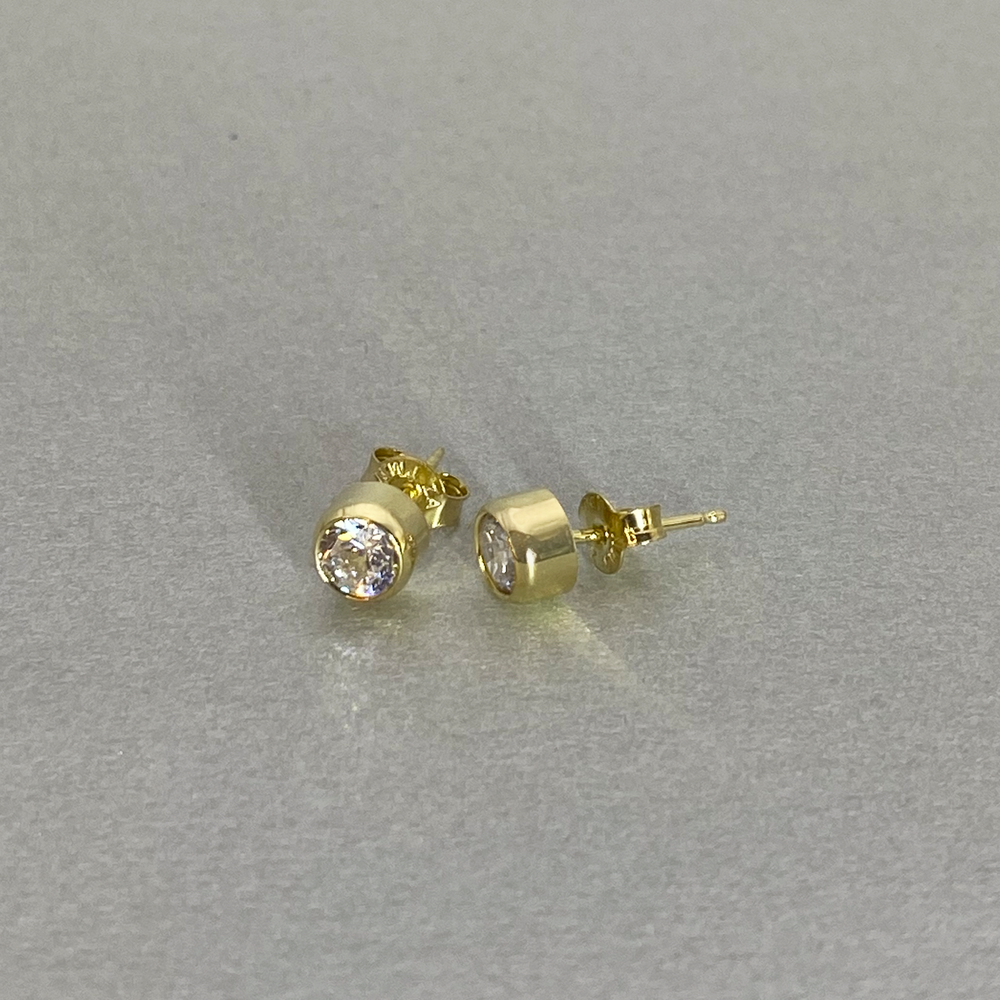 9ct Yellow Gold Cubic Zirconia Tube Stud Earrings