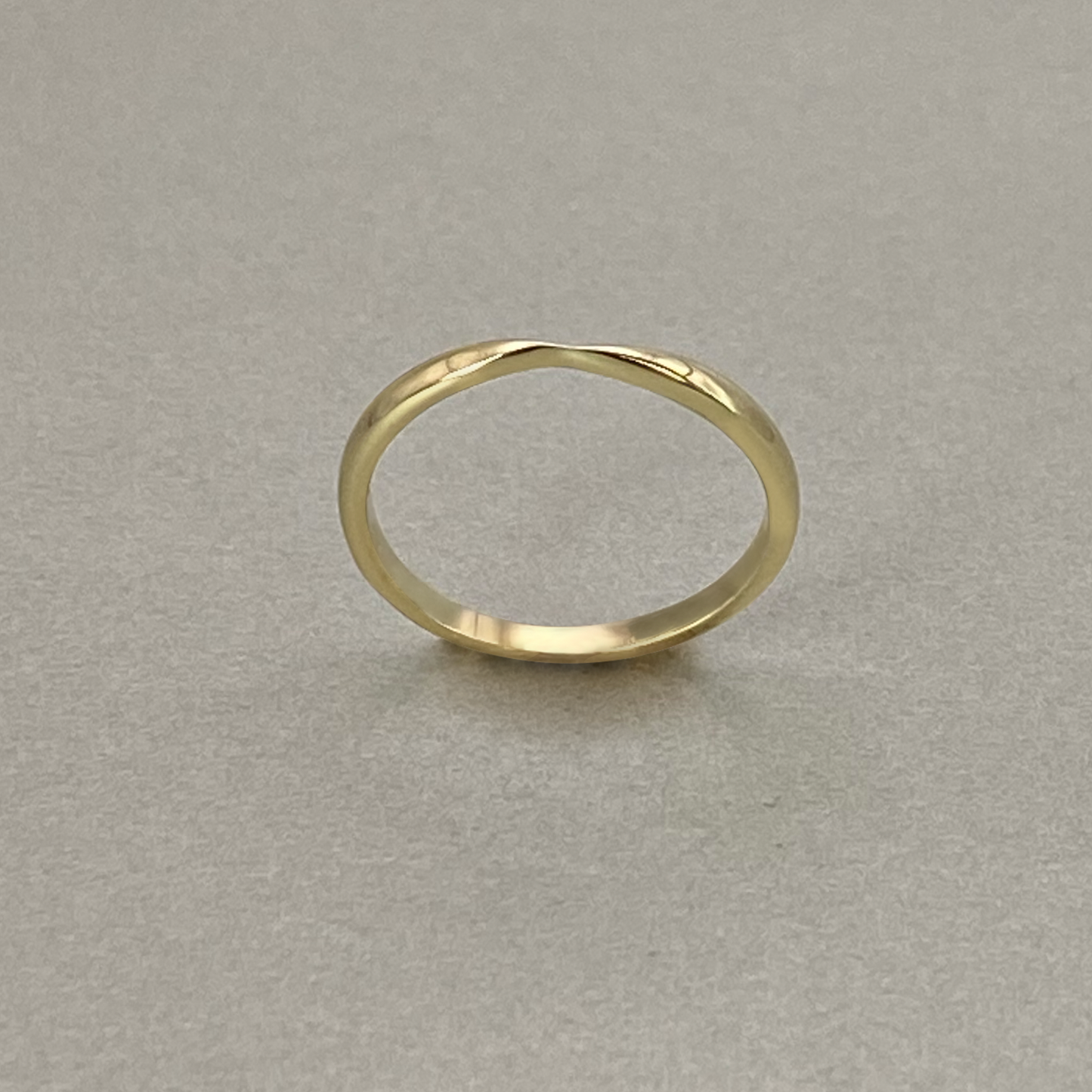 9ct Yellow Gold Concave Wedding Band