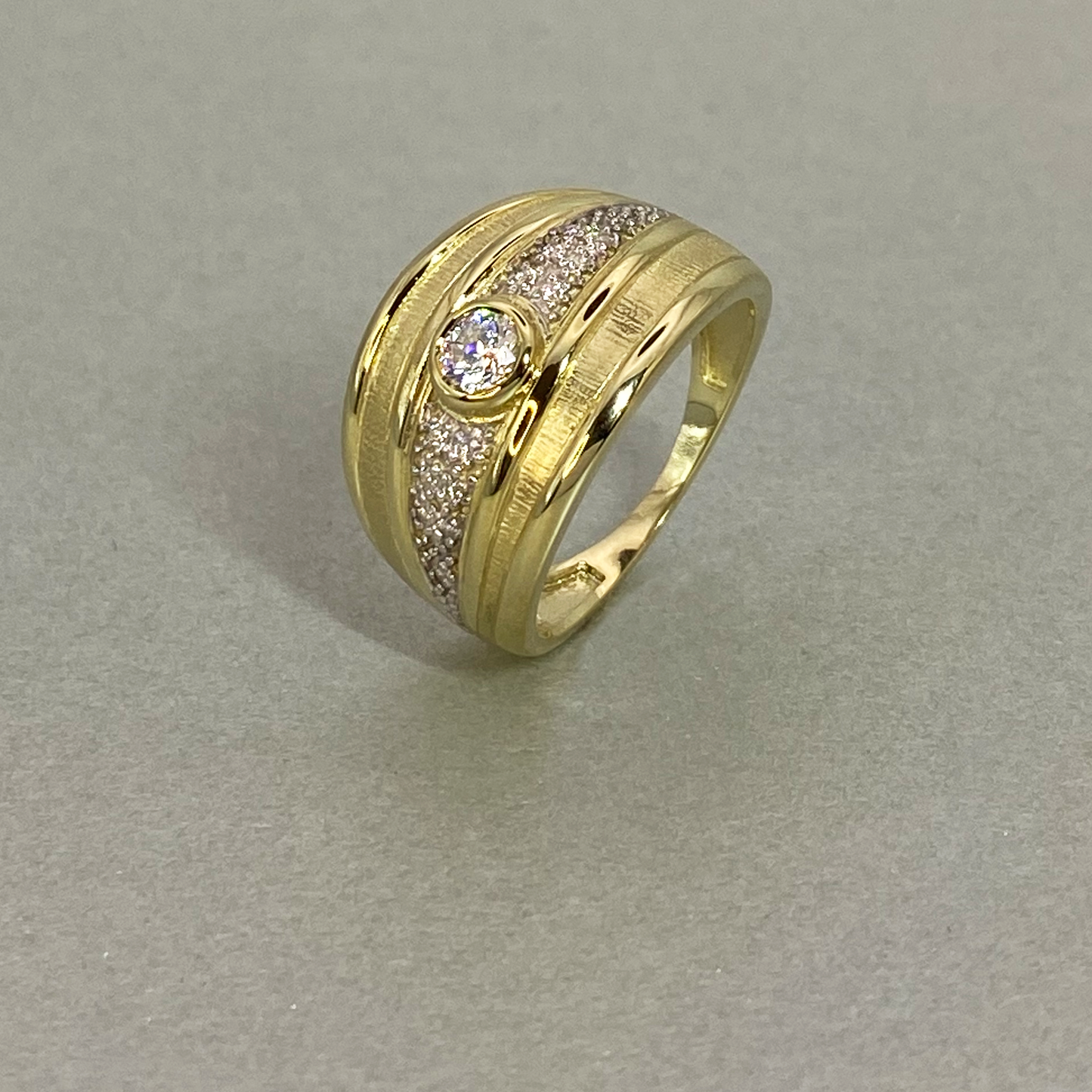 9ct Yellow Gold CZ Dress ring