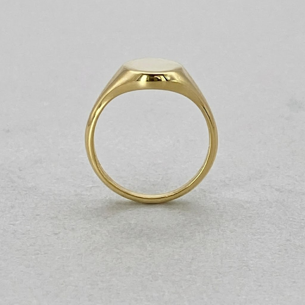 9ct Yellow Gold Small Oval Signet Ring