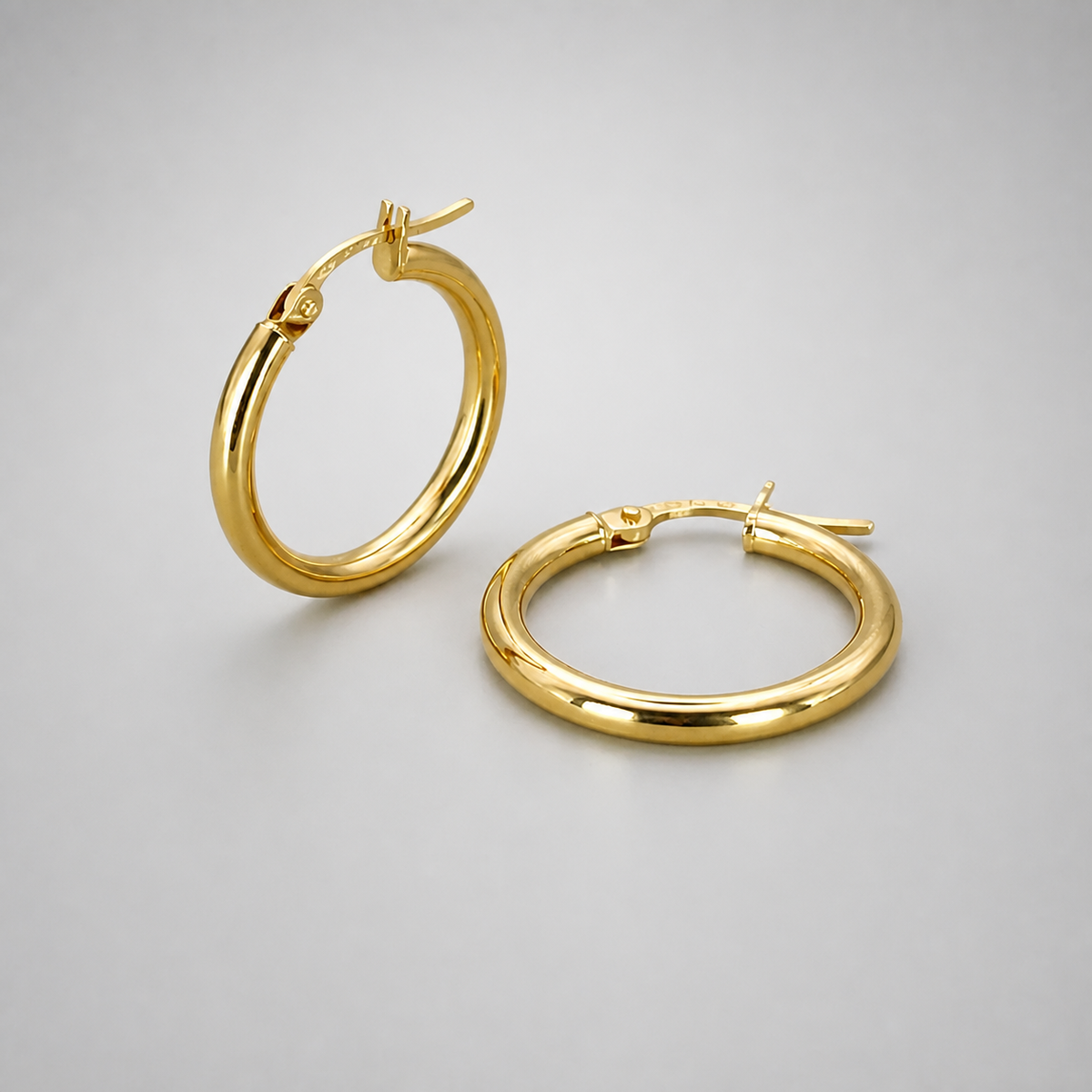 9ct Yellow Gold Hollow Italian 15mm Tube Hoop Earrings