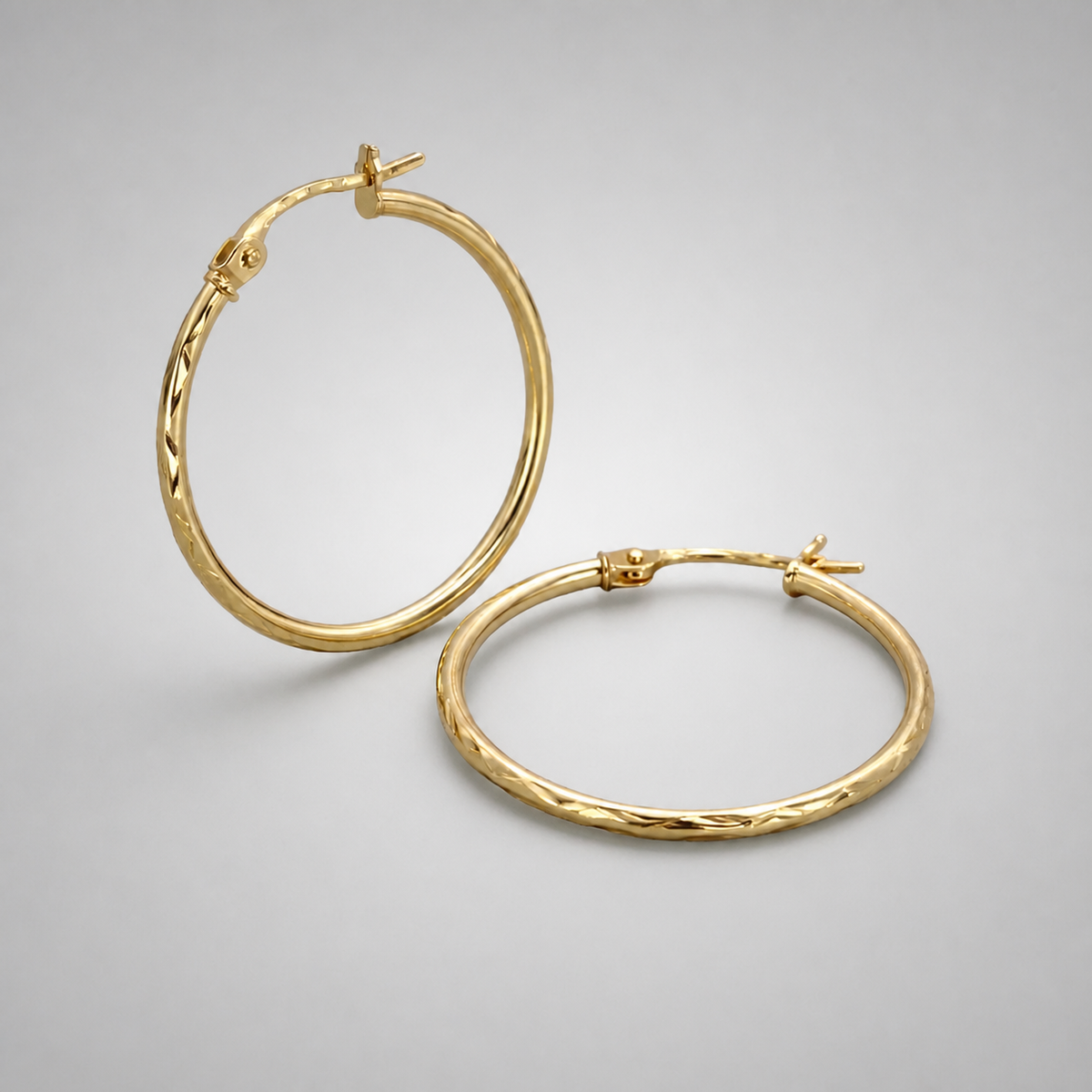 9ct Yellow Gold Hollow Italian 20mm Open Hoop Earrings with Diamond-cut Design