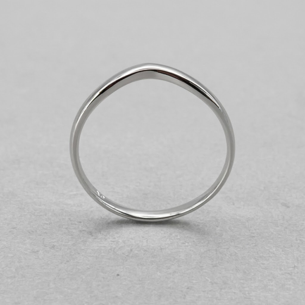 9ct White Gold Plain Curved Side Band Size P
