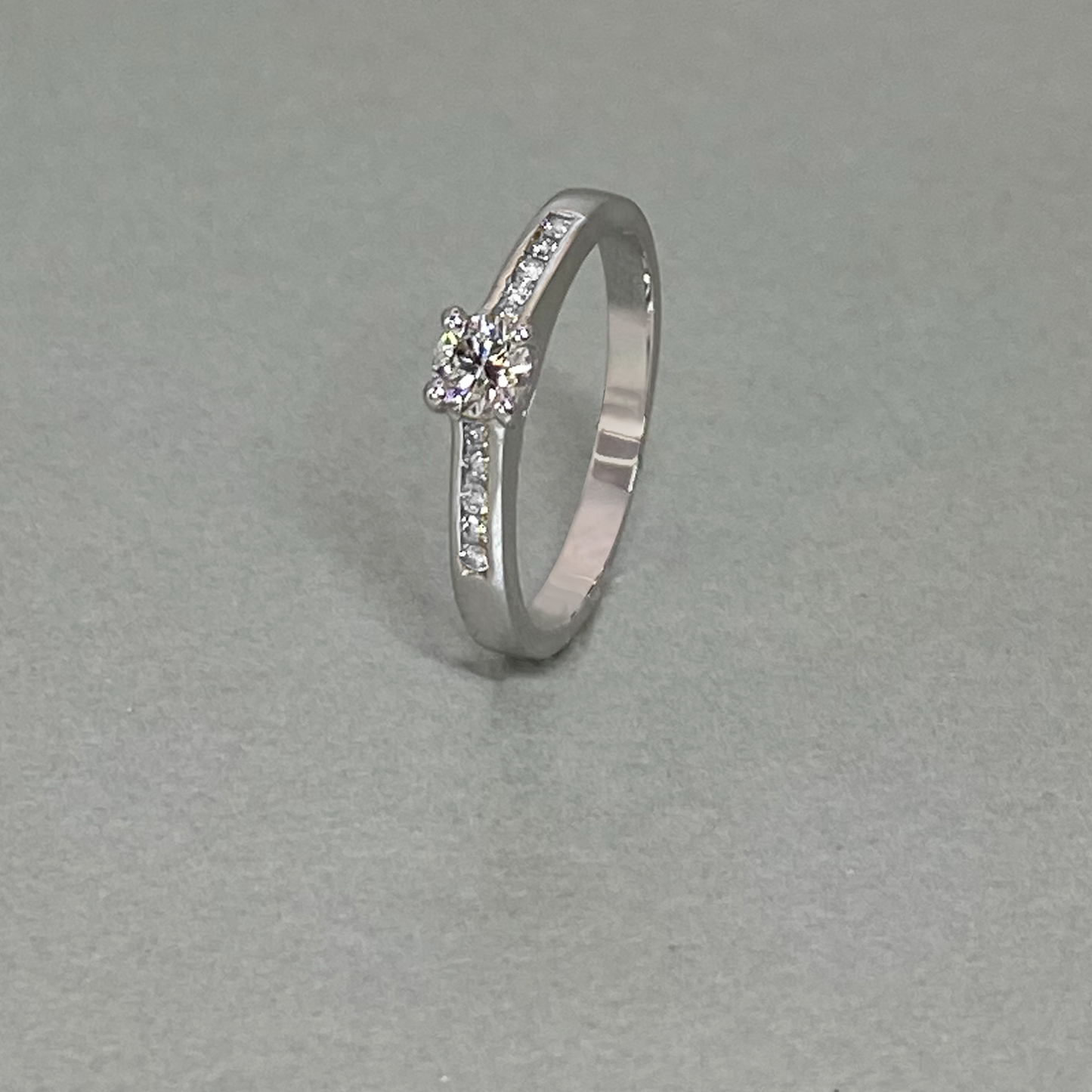 9ct White Gold Diamond Fancy Ring