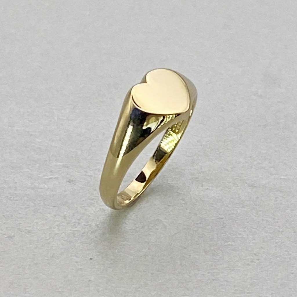 9ct Yellow Gold Small Heart Signet Ring Size L