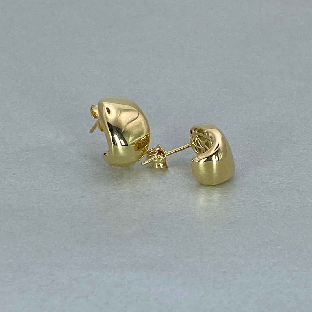 9ct Yellow Gold Hollow Italian Bent Oval Shape Stud Earrings with Lace look filligree back