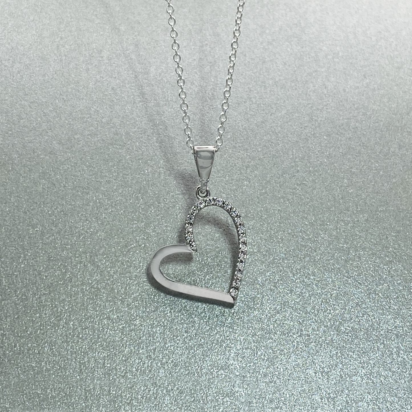 9ct White Gold CZ Heart Pendant 14.7mm top 15.5 side
