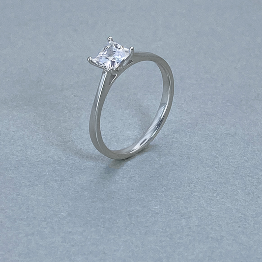 9ct White Gold  CZ Princess Cut  Solitare Ring (0.75)