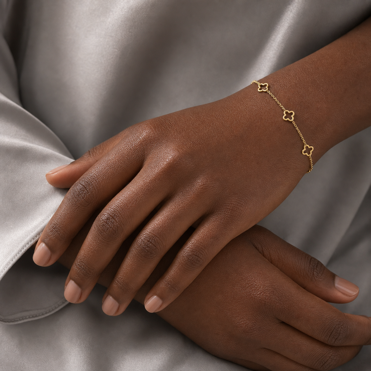 9ct Yellow Gold 18cm 5 Clover Link Bracelet
