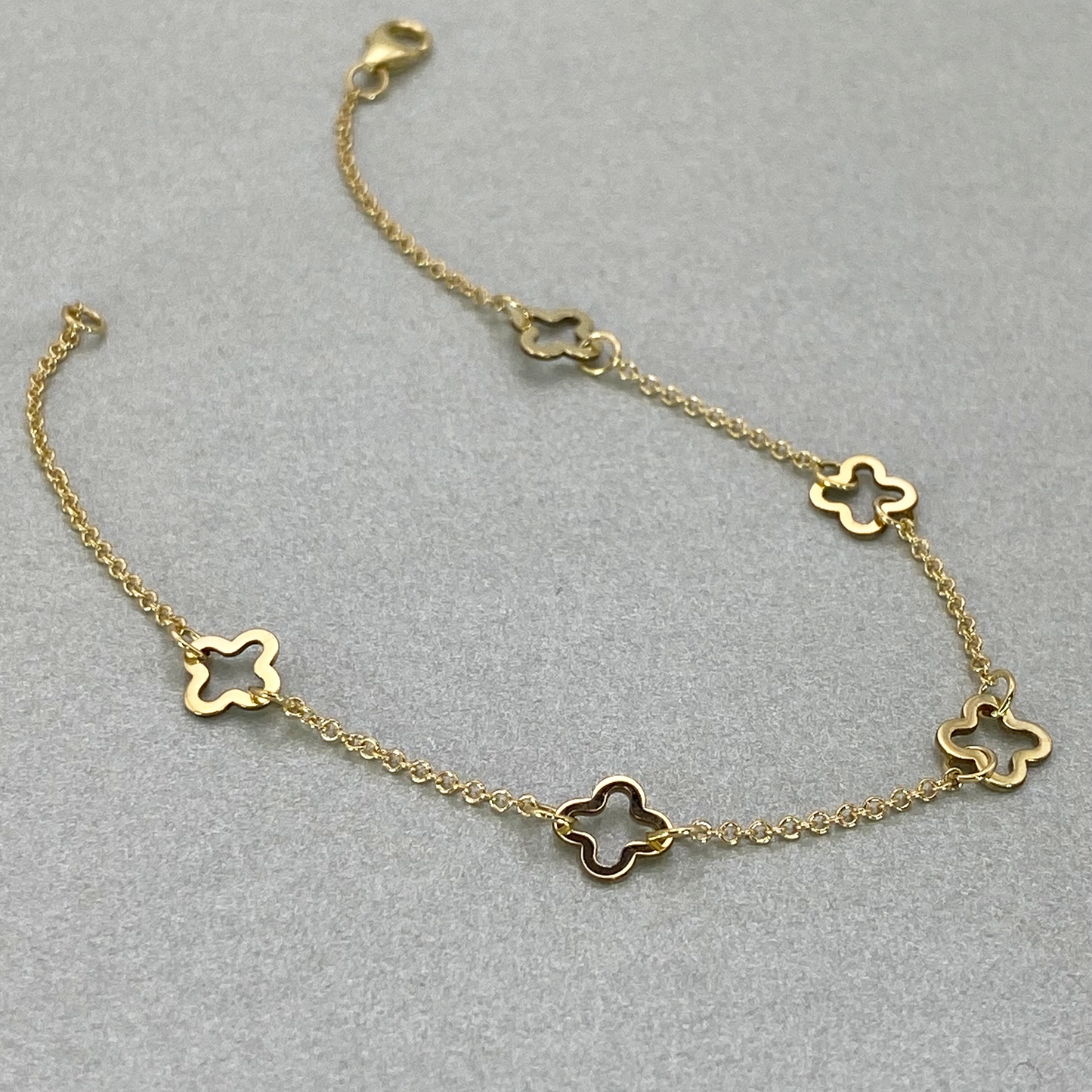 9ct Yellow Gold 18cm 5 Clover Link Bracelet