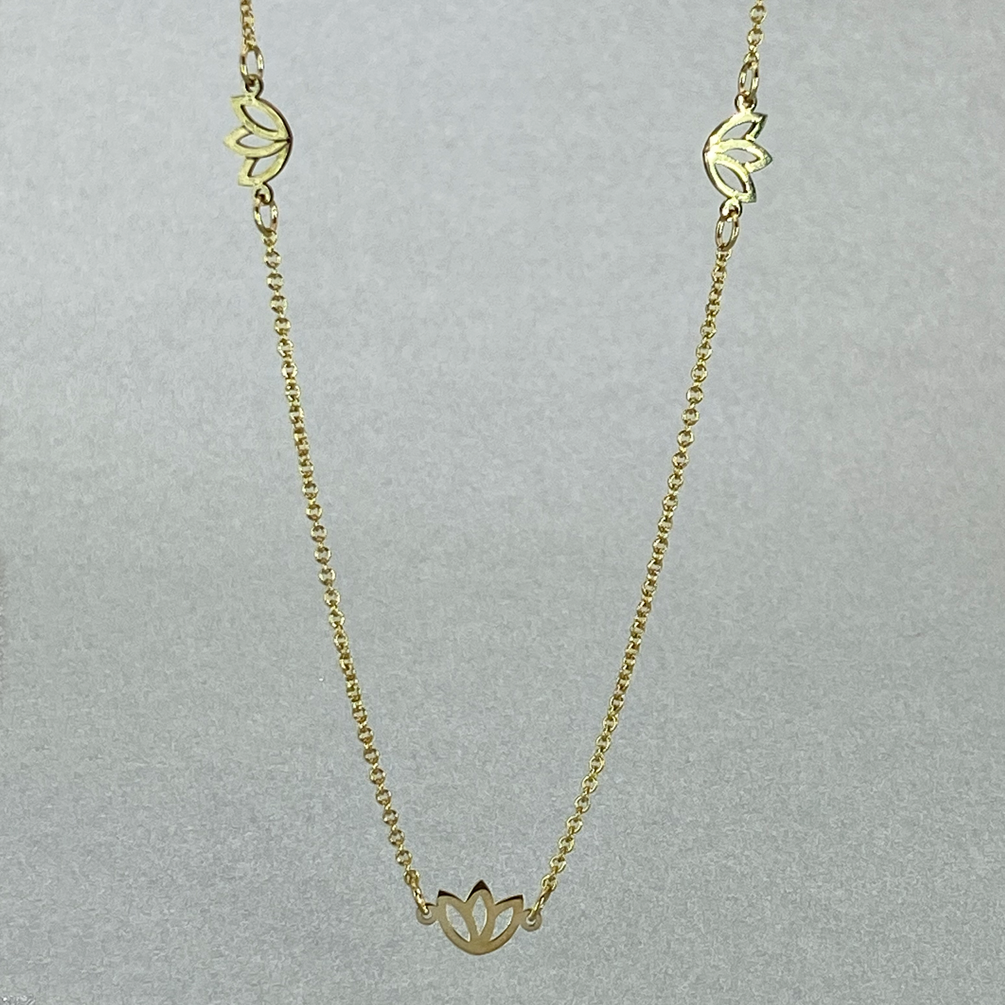 9ct Yellow Gold 43cm 5 Protea Necklace