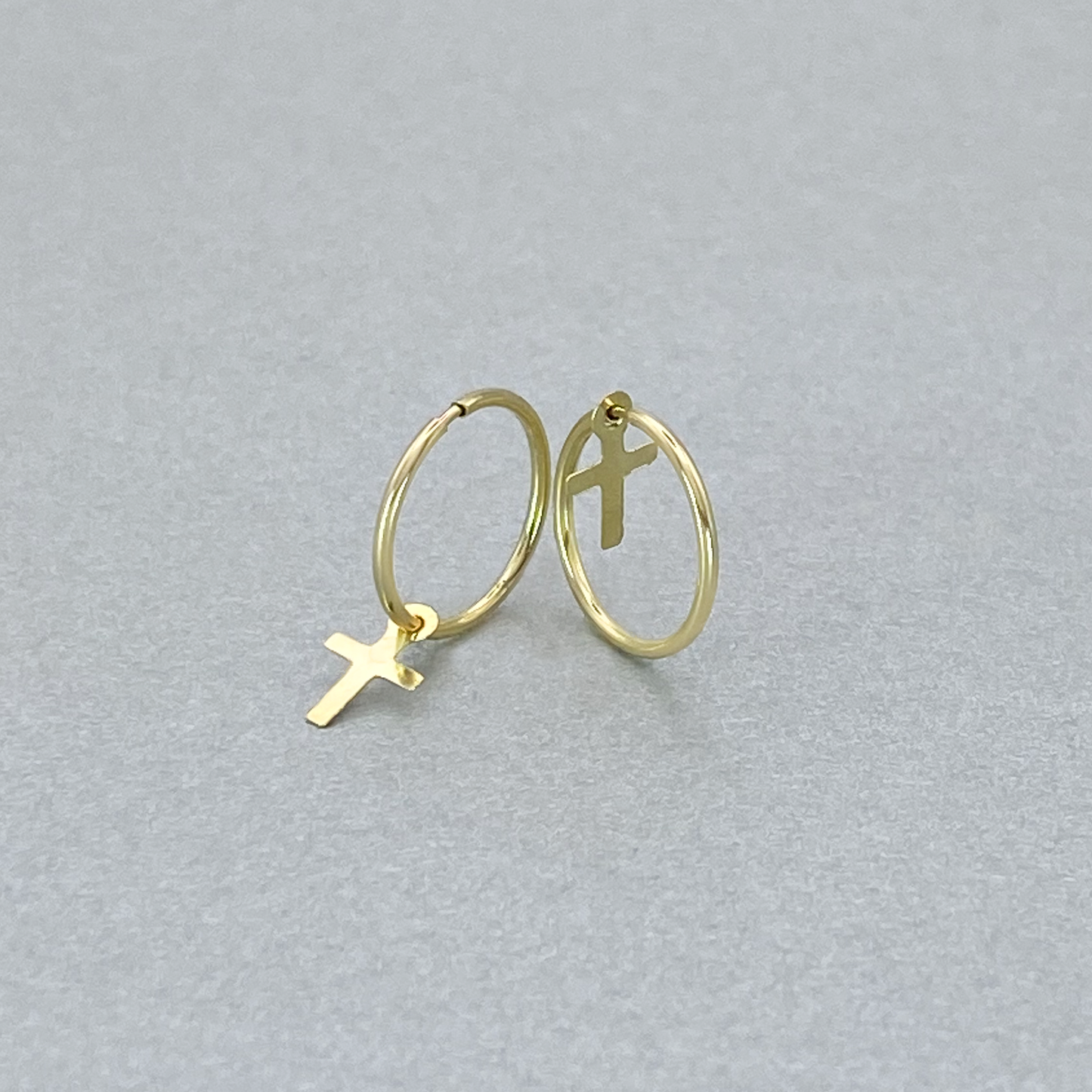 9ct Yellow Gold 10mm Diameter Sleeper with Cross