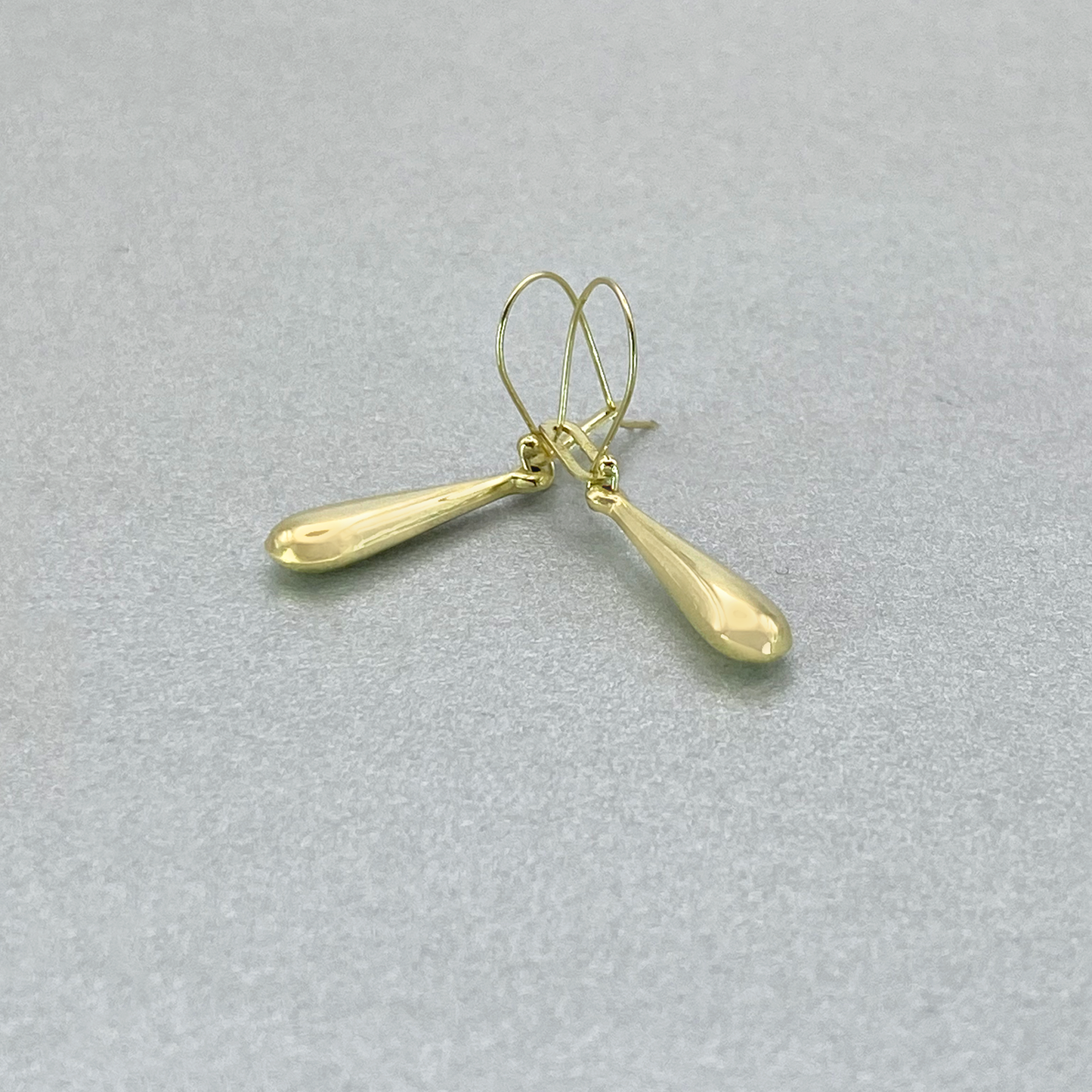 9ct Yellow Gold Medium Teardrop Earrings