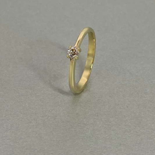 9ct Yellow Gold Cubic Zirconia Solitaire Ring