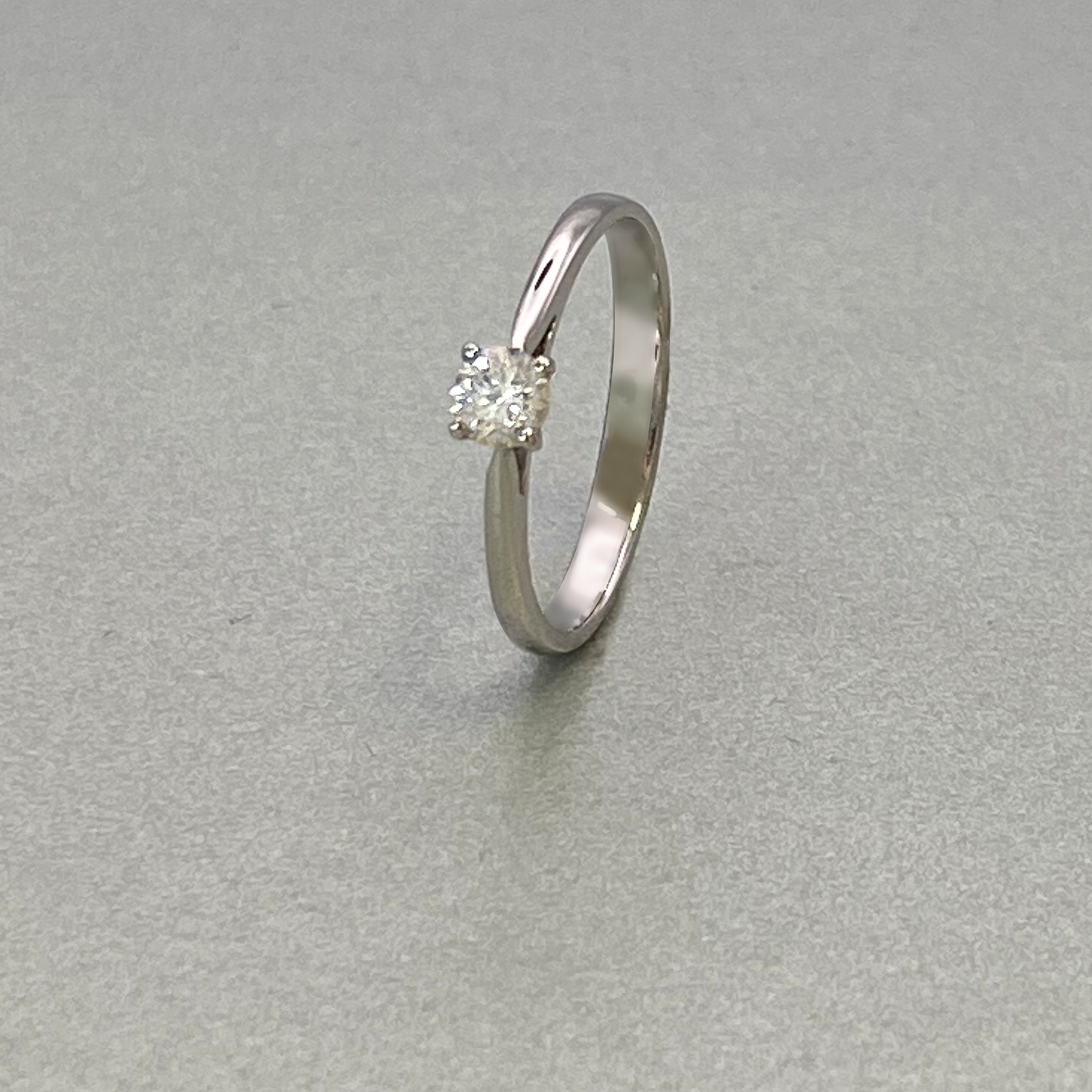 18ct White Gold 0.241ct Solitaire Ring