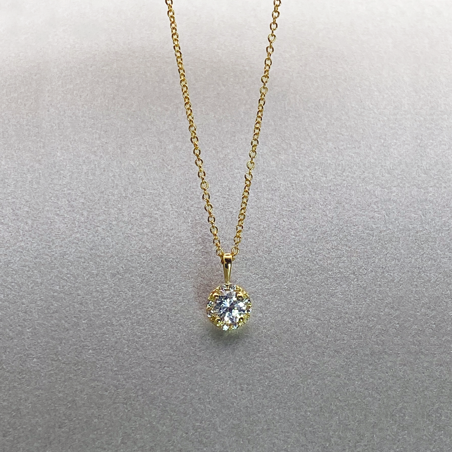 9ct Yellow Gold CZ Round Pendant